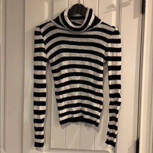Black and white strip turtleneck